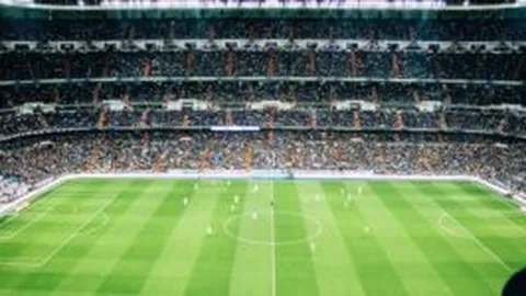 “神级扑救荣耀时刻：索默社交媒体点赞团队合力奋进！”